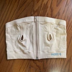 NWOT Medela nude pumping bra, size M